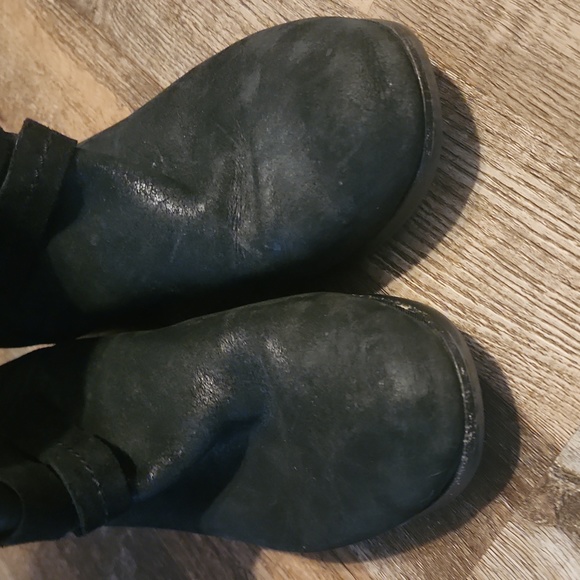 UGG black leather riding boots #1004172, excellent condition, 9.5 - Picture 4 of 13